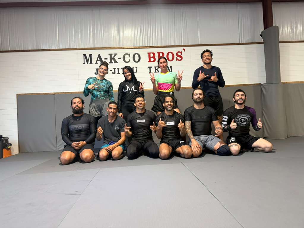 Gi vs No-Gi Jiu-Jitsu: The Difference, and Which to Try First